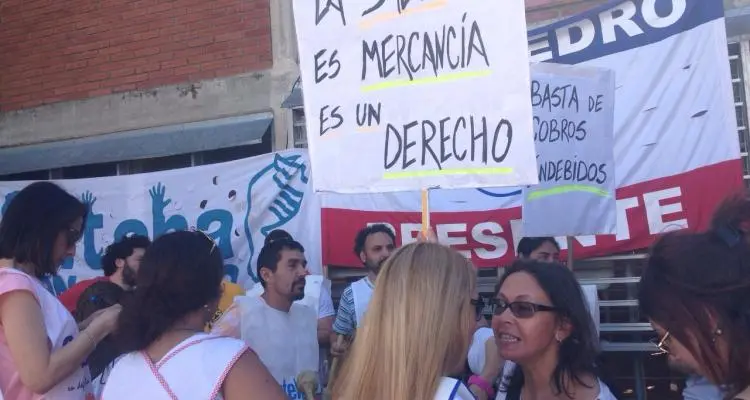 Conflicto Círculo Médico – Femeba: Estatales concentran en la Plaza Belgrano