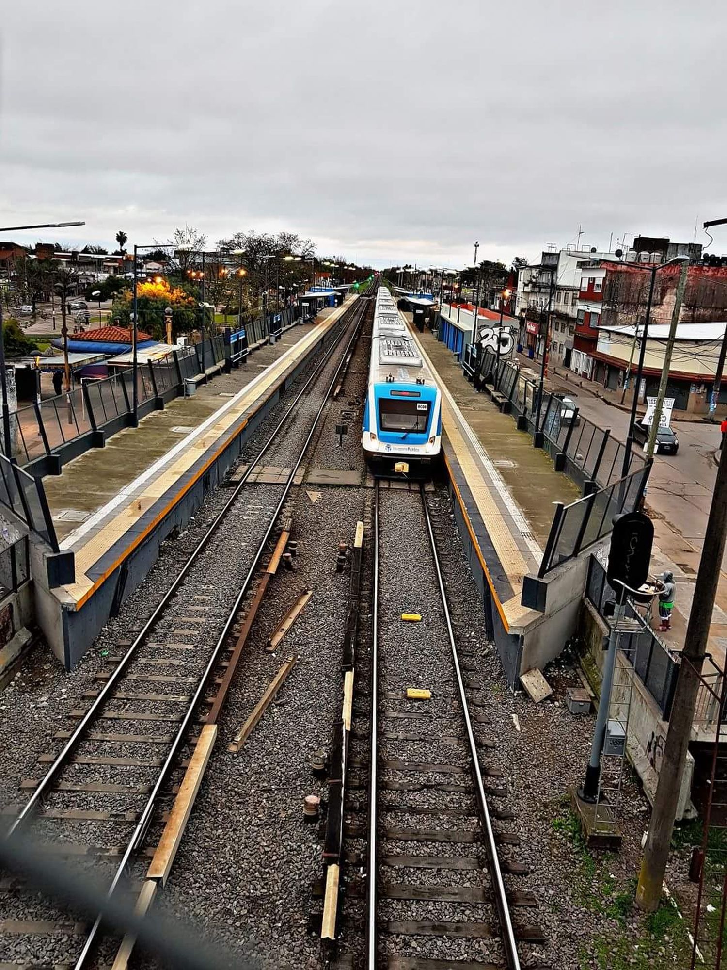 La semana arrancó con demoras para los pasajeros de los trenes en el Gran Buenos Aires.