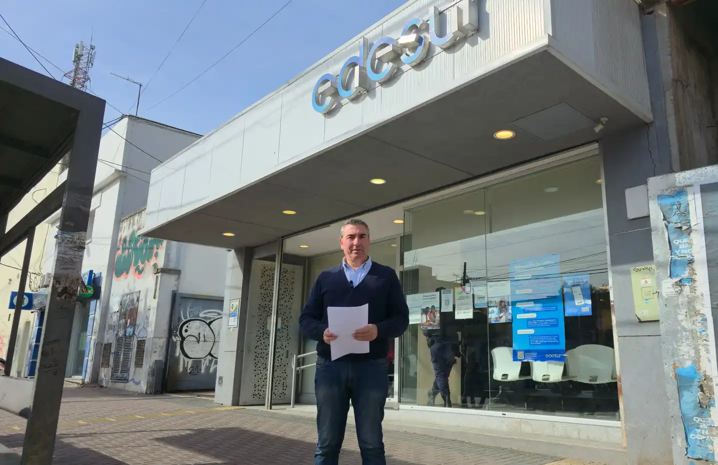 Berazategui: concejal de La Libertad Avanza denunció penalmente a EDESUR por desobedecer una orden judicial