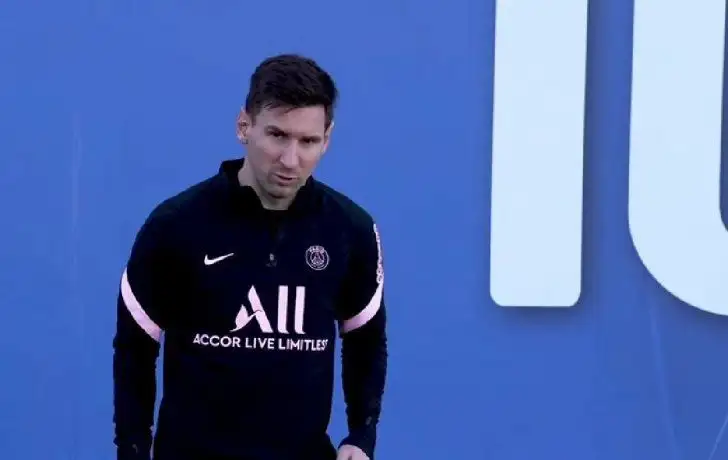 Messi acelera su tratamiento en la pierna izquierda.
