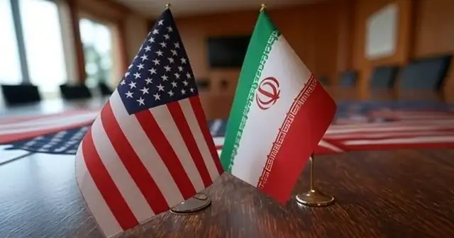 Las banderas de Estados Unidos e Irán.
