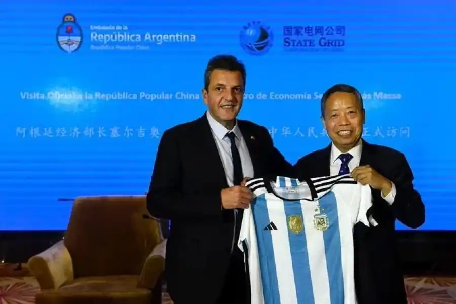 Massa con la mejor carta de presentación: la camiseta de la selección nacional