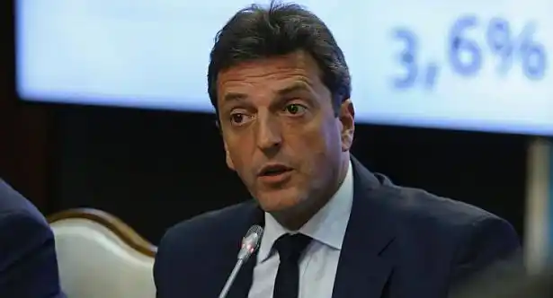 Massa propuso la construcción de un "frente alternativo"