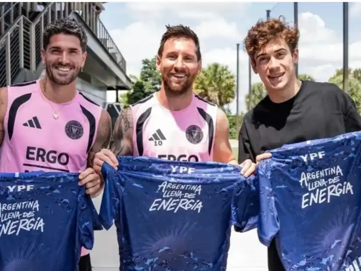 Colapinto pudo encontrase con Messi y De Paul en el entrenamiento del Inter Miami. Foto: @ypfoficial