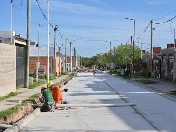 Más de 300 familias se benefician con la pavimentación en barrios del IAPV