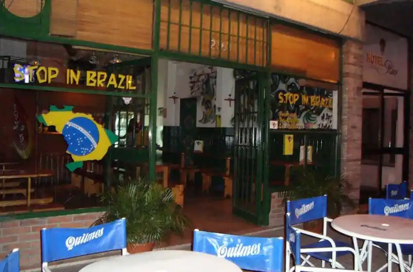 El bar cultural Stop in Brazil bajó las persianas