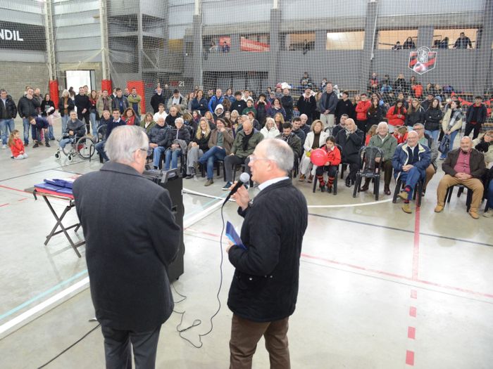 Independiente celebró su cumpleaños con homenajes, inauguración de obras y la entrega de un subsidio