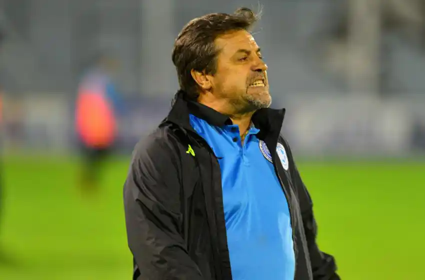 Caruso Lombardi salió con tapones de punta y le respondió a Alberto Fernández