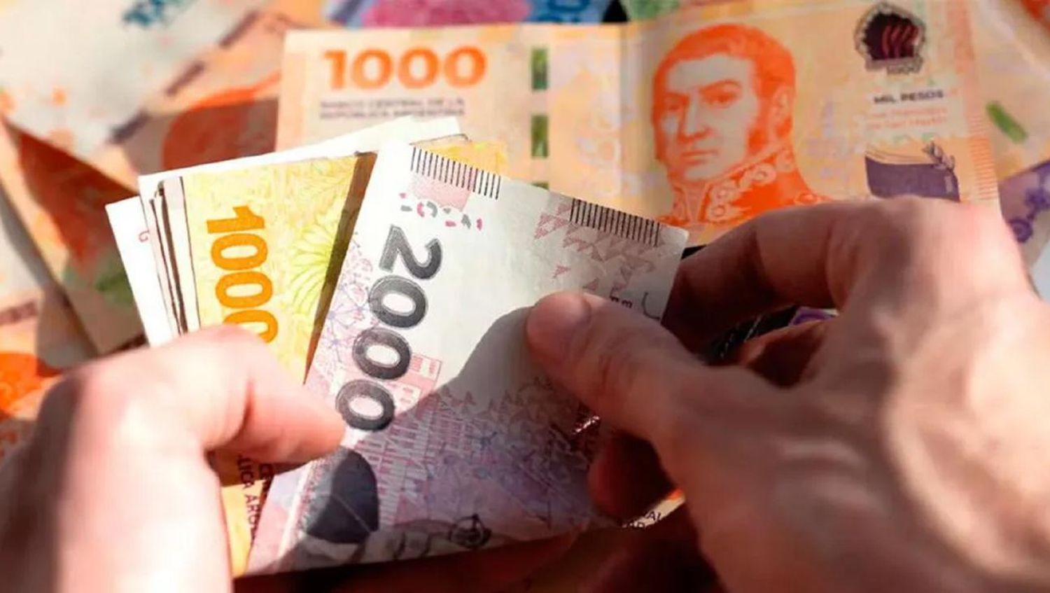 Boletín Oficial: El Gobierno aumentó el salario mínimo, vital y móvil
