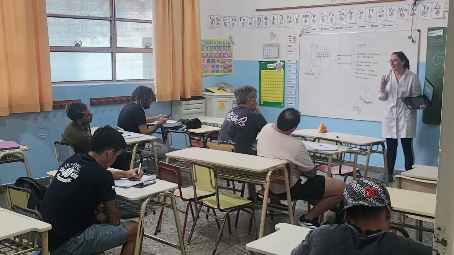 Los programas disponibles son Fines Secundaria y Fines Deudores de Materias.