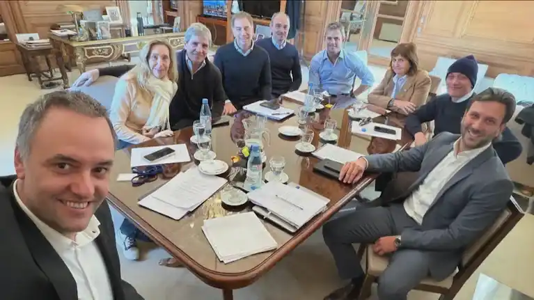 El Gobierno reunió a la mesa política para avanzar con la agenda de reformas