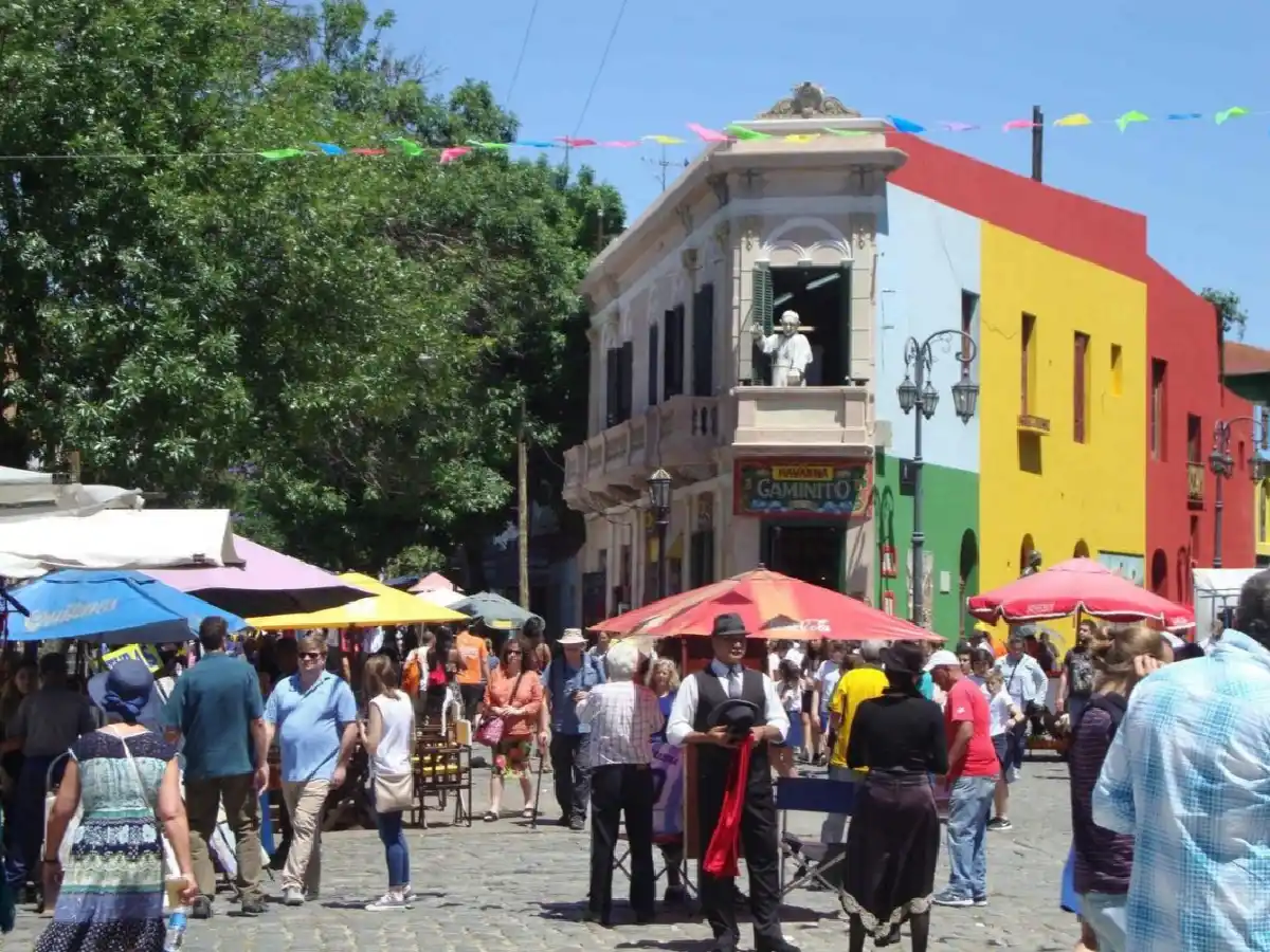 Casi dos millones de turistas gastaron $ 3 mil millones