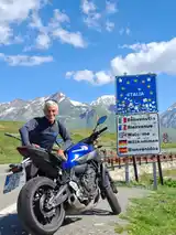 "Lo perfecto es enemigo de lo posible": la vida de Charly Centineo y sus miles de kilómetros en moto