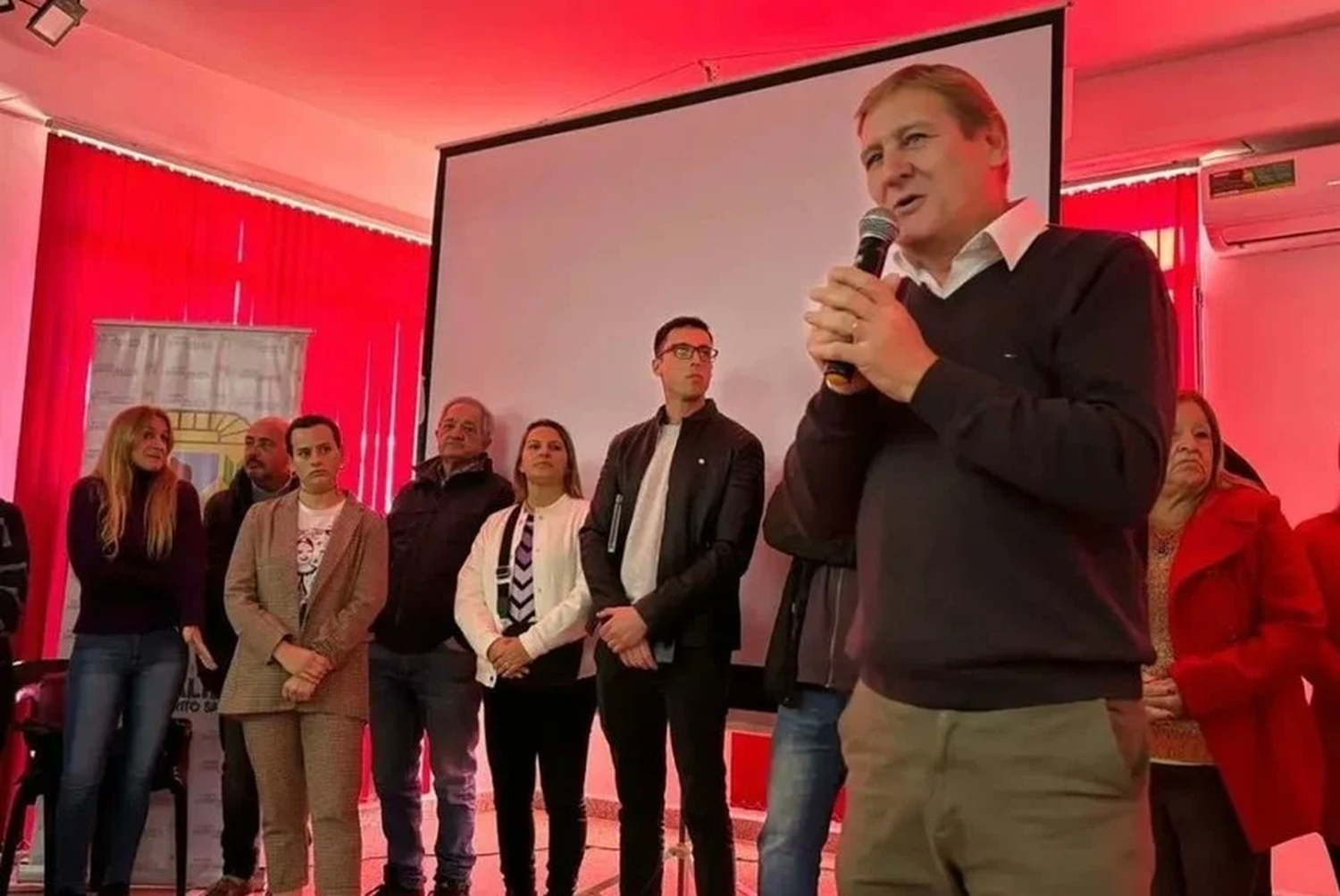 Sentados a la mesa de discusión estuvieron Celia Arena, Marcos Corach, Walter Agosto, Sonia Martorano, Miguel Rabbia, Lucila De Ponti y Verónica Porcelli Baró Graf.