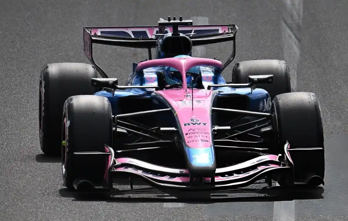 Su carrera quedó comprometida tras recibir un stop and go.