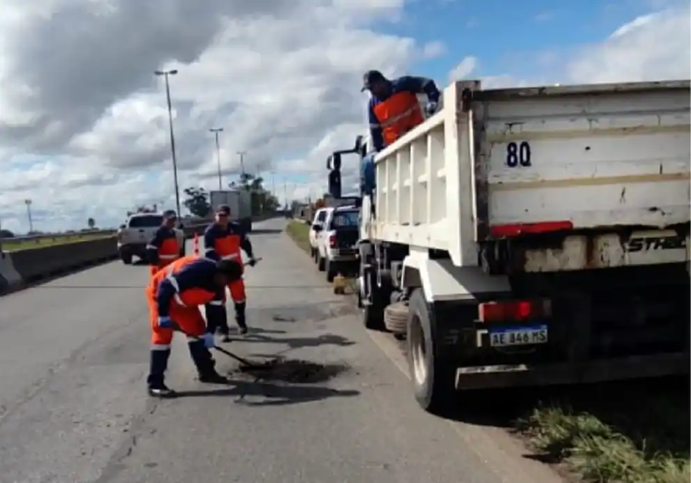 Continúan los trabajos de bacheo en la Ruta 14 entre Ceibas y Gualeguaychú