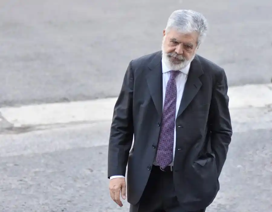 Ordenaron detención y desafuero de Julio De Vido