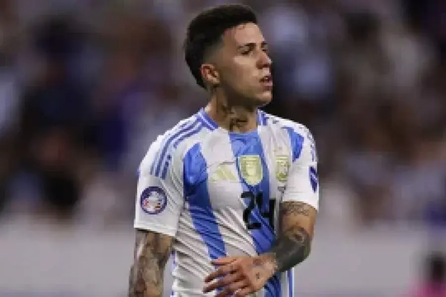 Enzo Fernández pidió disculpas por los cánticos racistas al seleccionado francés 