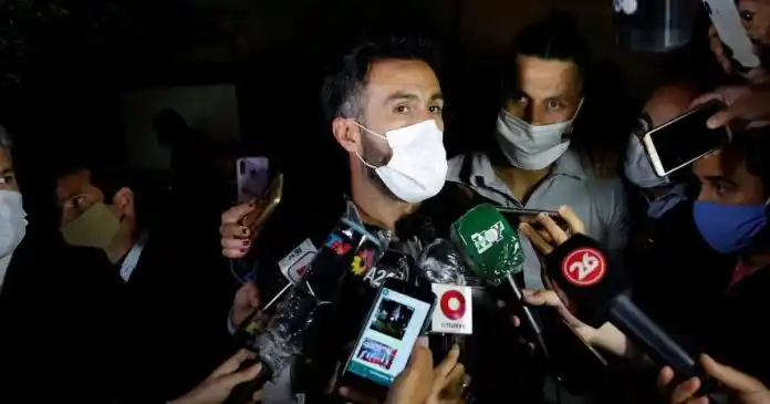 Maradona se recupera “sin complicaciones”, dijo su médico
