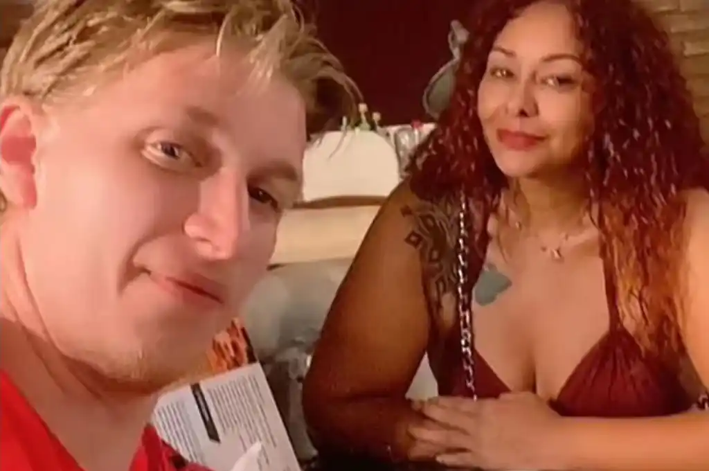 El delincuente les quitó dinero en efectivo y los baleó a ambos.