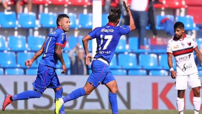 Tigre avanzó tras eliminar a Colón