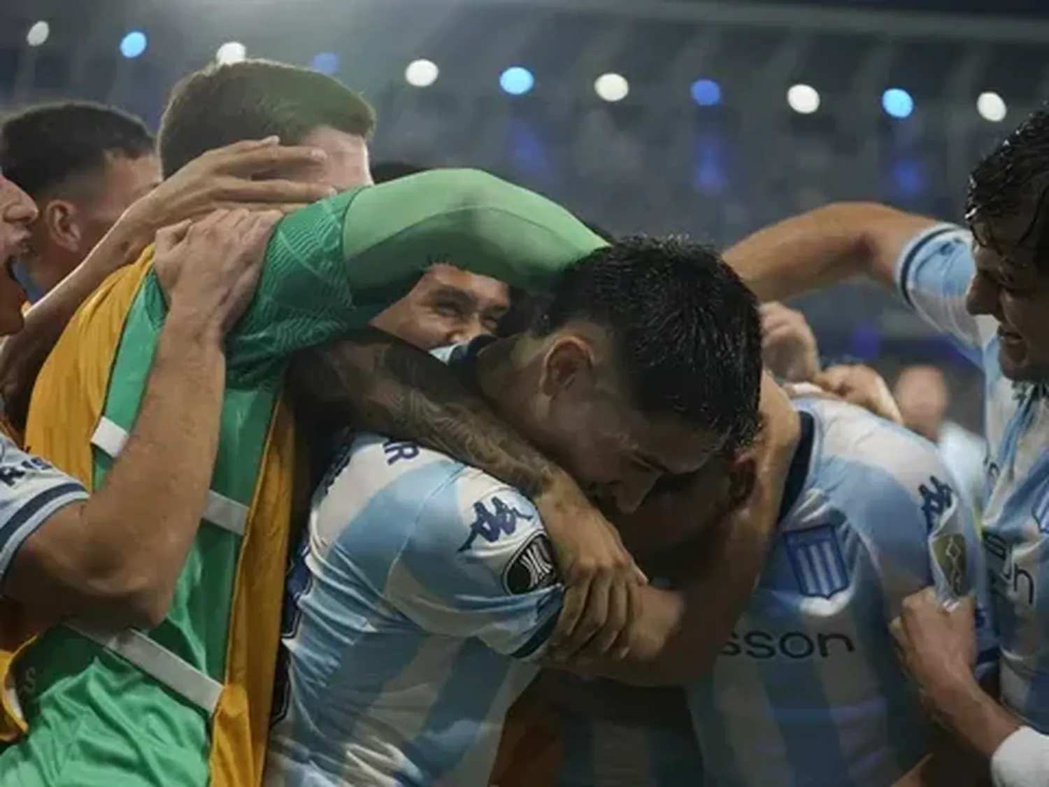 Racing y Vélez golearon y se metieron en octavos de la Copa Libertadores