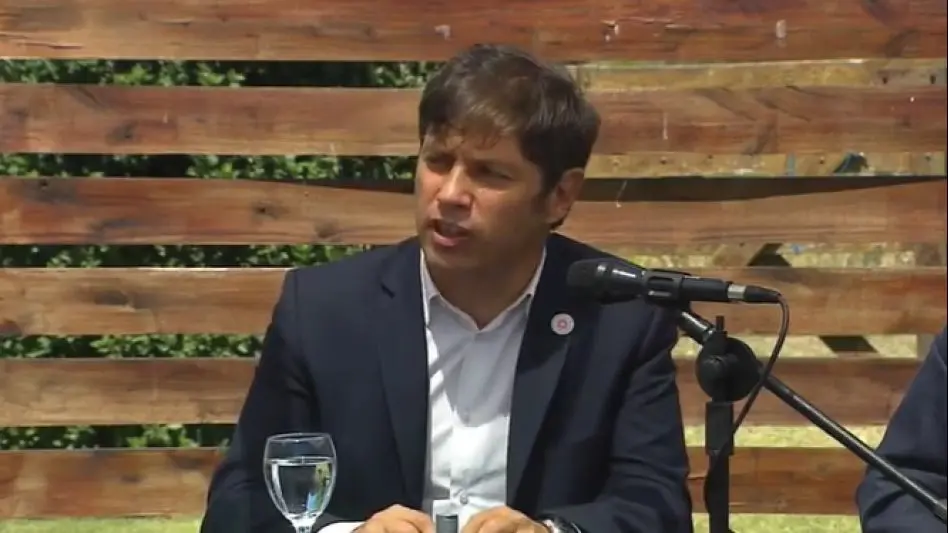 Kicillof lanzó plan de caminos rurales y volvió a criticar a María Eugenia Vidal