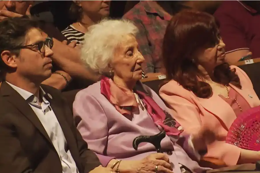 Carlotto vio “frialdad” entre Cristina Kirchner y Kicillof: “No se hablaban entre ellos”