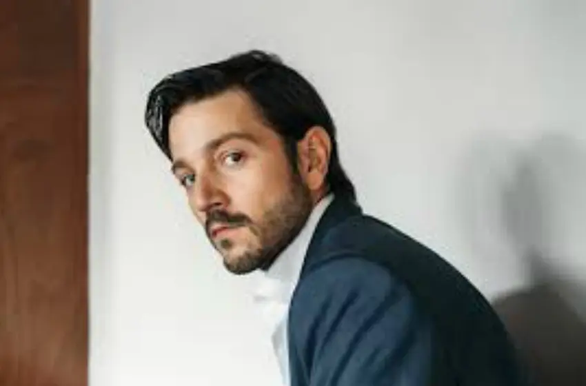 Famoso actor mexicano, cuestionado por participar en Narcos