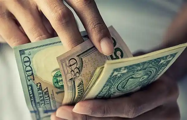 El dólar no frena su tendencia alcista pese al anuncio de Macri