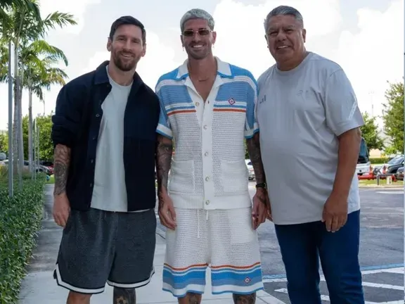 Lionel Messi y Rodrigo De Paul se sumaron a la Selección argentina pensando en los partidos amistosos. Foto: @tapiachiqui