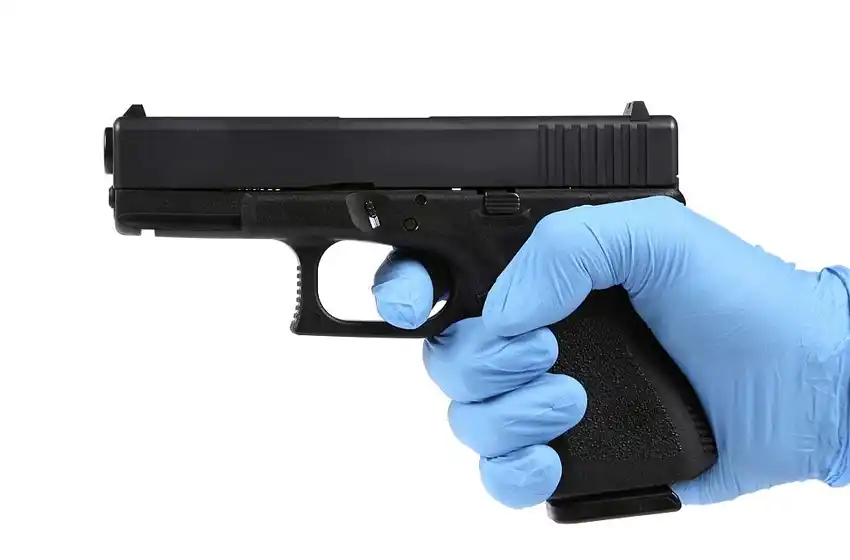 Entraron armados y con guantes de látex a la casa de dos jubilados y les robaron medio millón de pesos