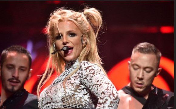 Britney Spears comparte un adelanto de su libro y su fecha de lanzamiento