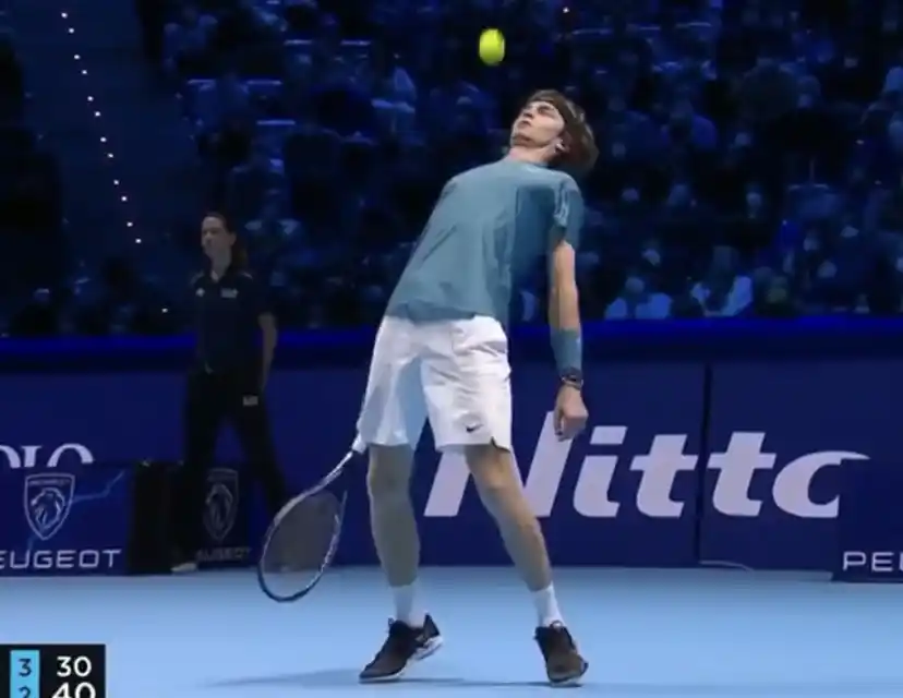 Rublev demostró sus dotes para el fútbol