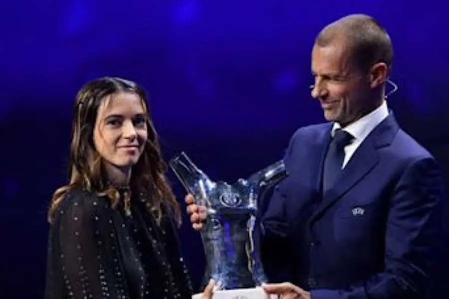Aitana Bonmatí en la gala UEFA: "Por mi compañera Jenni, me gustaría dedicar esto a todas las mujeres que sufren abuso de poder"