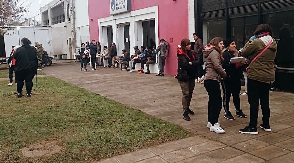 La jornada se desarrolló este domingo, en Belgrano 444, en un quirófano móvil. Foto: Gentileza.