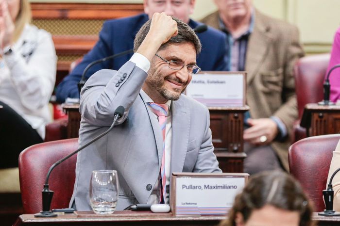Pullaro: “Esta Constitución le abre las puertas al futuro y termina con los privilegios del poder” - 1