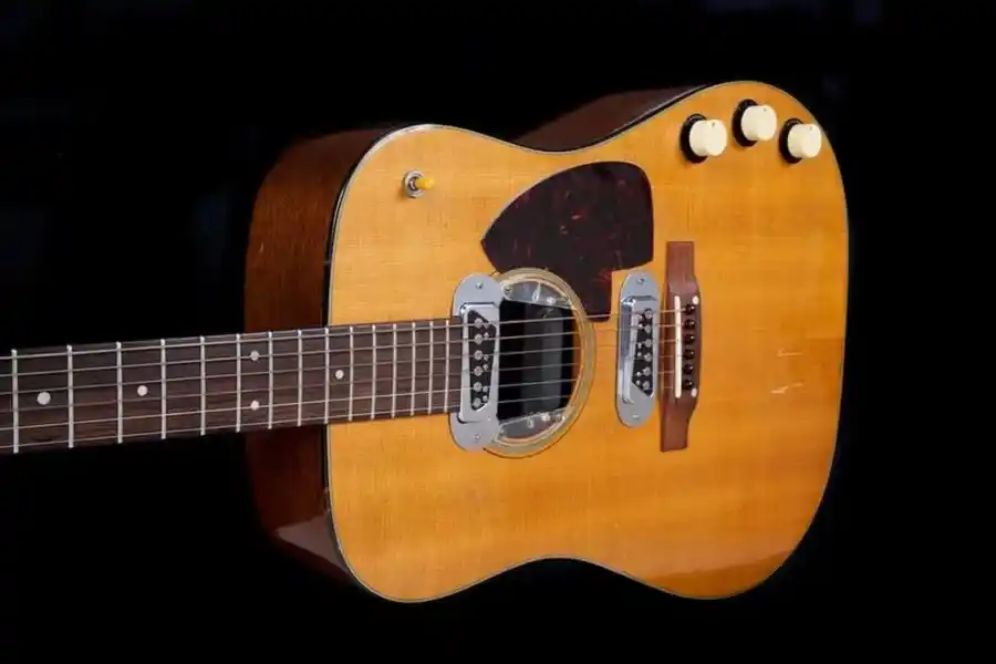 La guitarra que usó Cobain en el MTV Unplugged fue rematada por más de 6 millones de dólares.