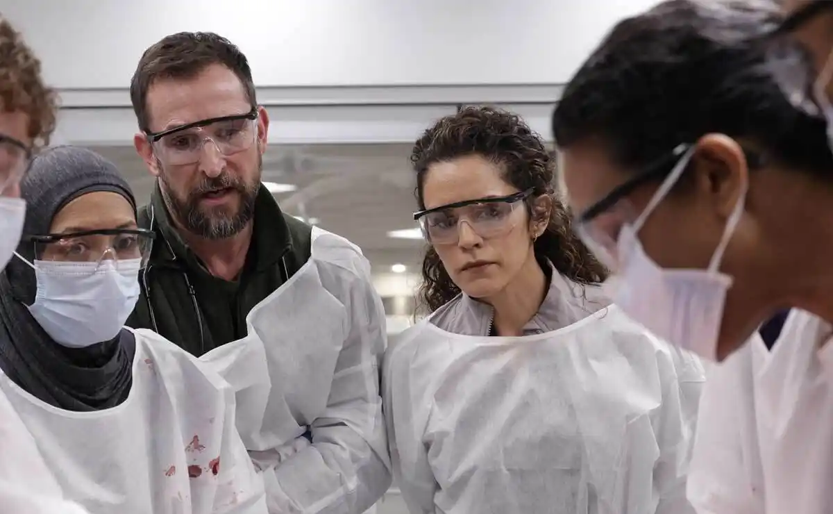 Noah Wyle, ex "ER", volvió a las urgencias médicas en la exitosa "The Pitt".