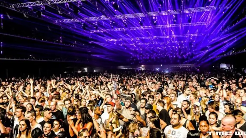 Fiesta electrónica: "Están vendiendo una pastilla roja que es berreta, no la tomen"