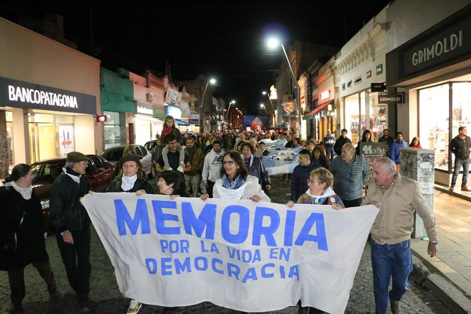 Vecinos se movilizaron contra el dos por uno y apuntaron al Gobierno
