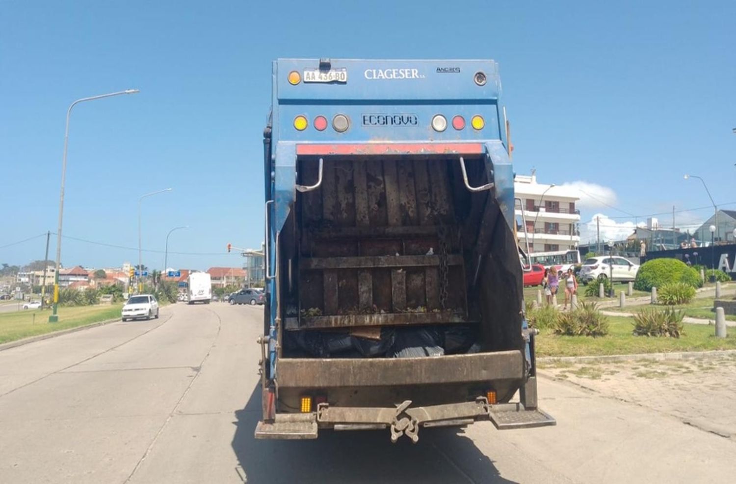 Falleció una ciclista que fue embestida por un camión de basura