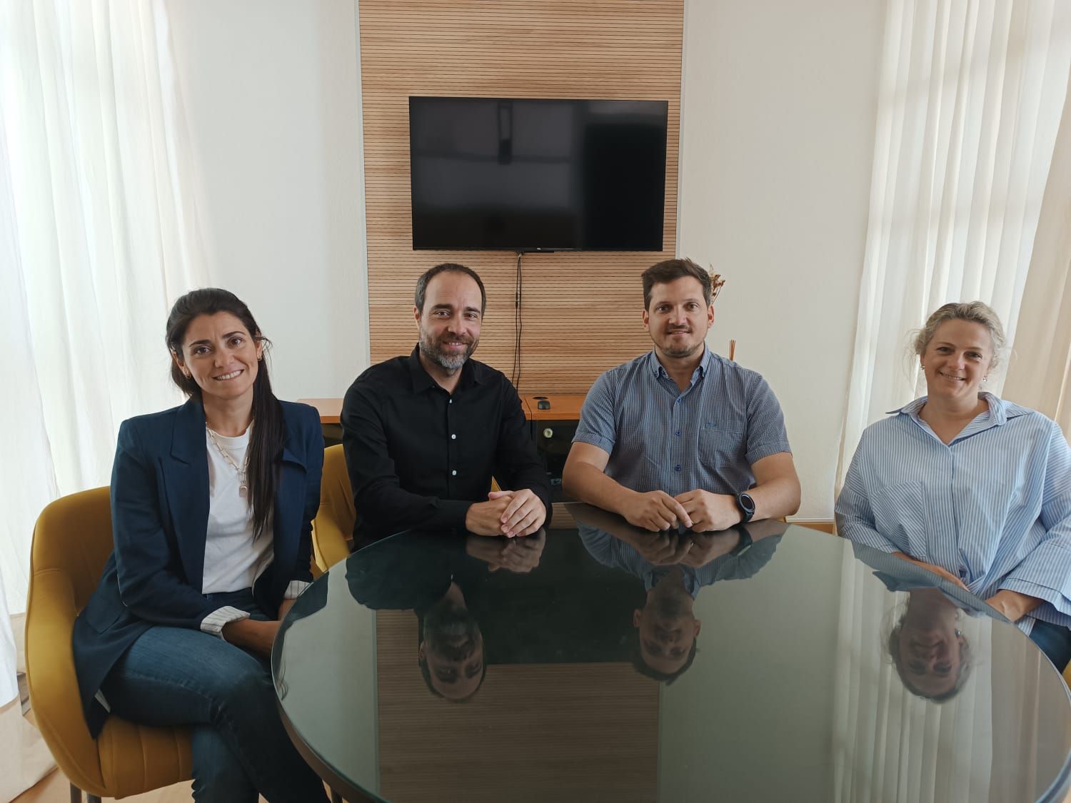 Daiana Garetto, Diego Pereyra, Franco Ronconi y Carolina Danguise, representantes del Colegio de Arquitectos Regional 2