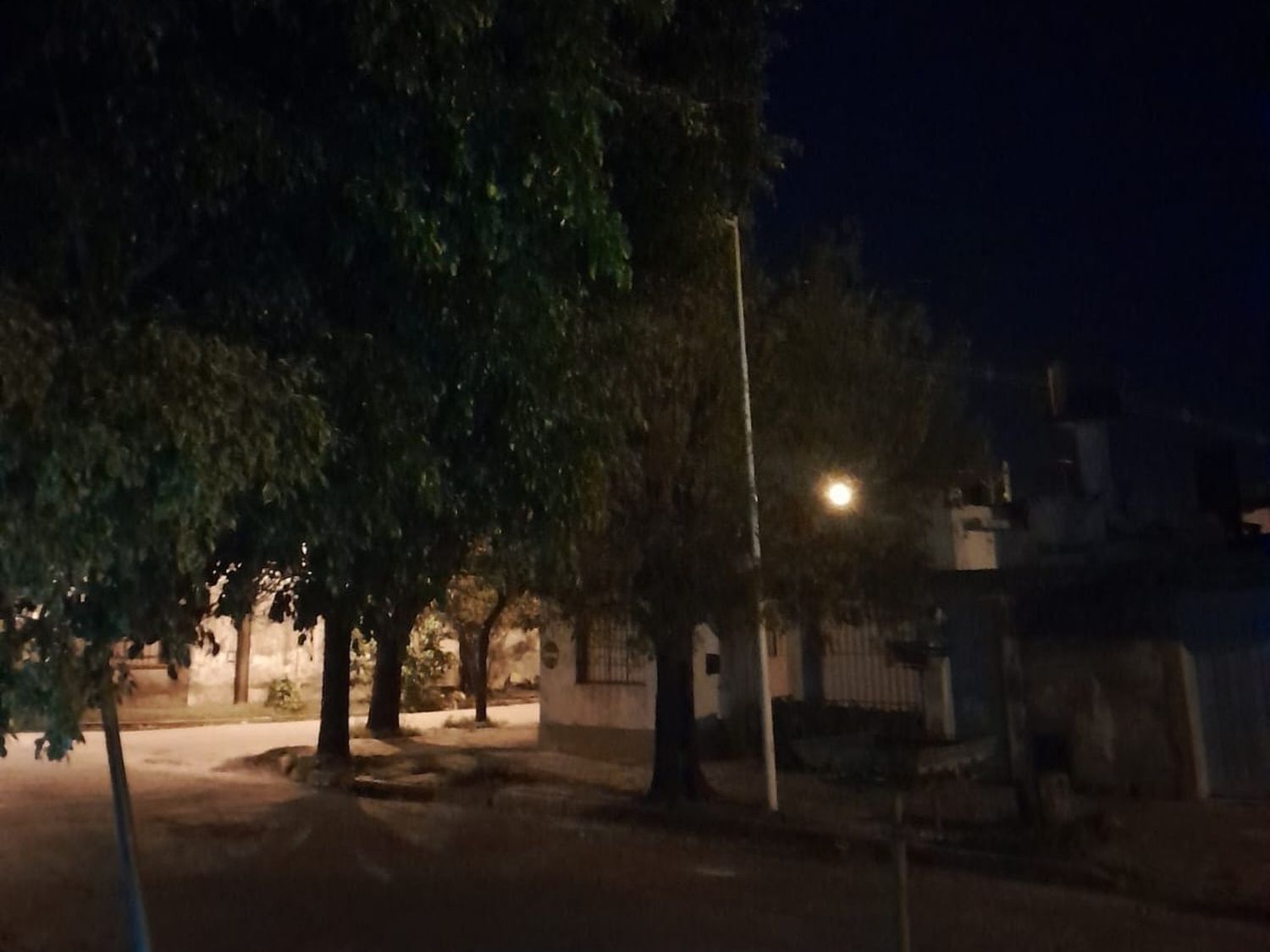 Quejas por falta de luminaria en calle General Pueyrredón