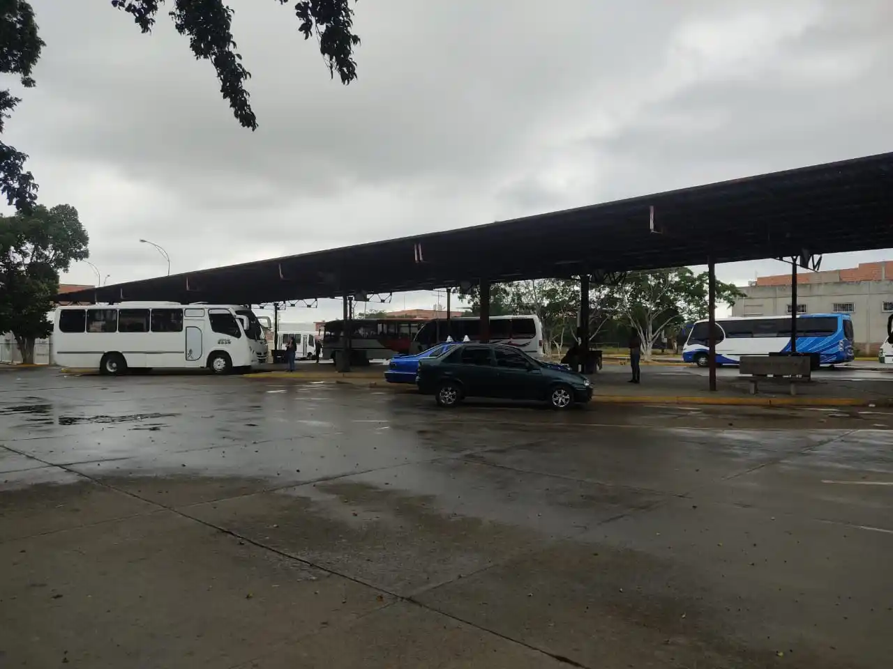 Autoridades y transportistas acordaron reactivar rutas suburbanas hacia la frontera