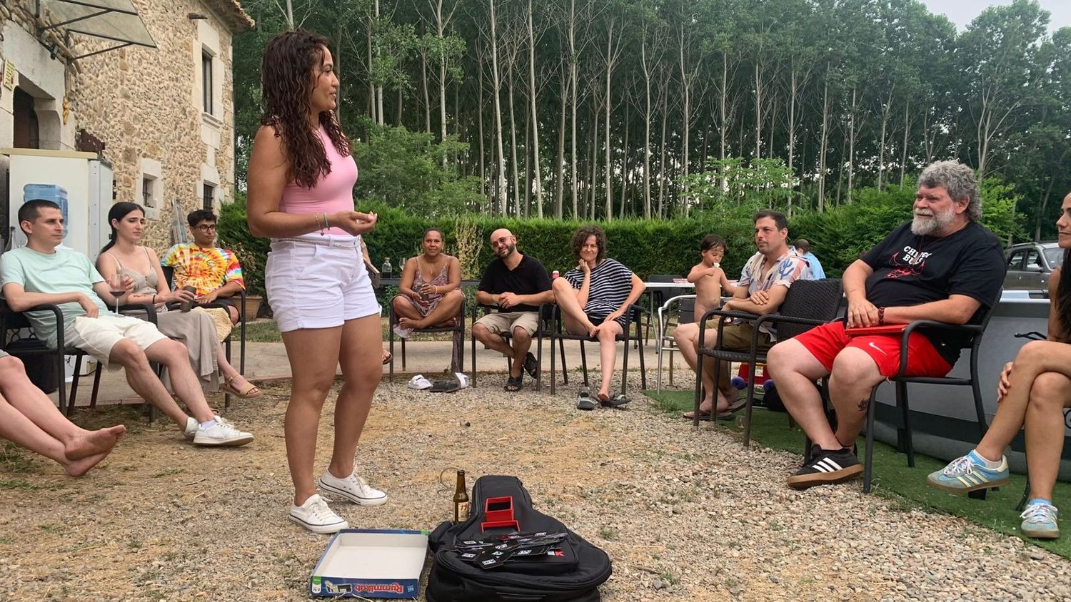 En Macías. El equipo participó de un recital