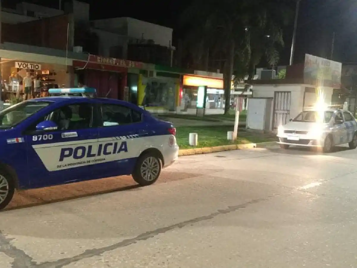 Ponen en fuga a ladrones y evitan el robo de un kiosco