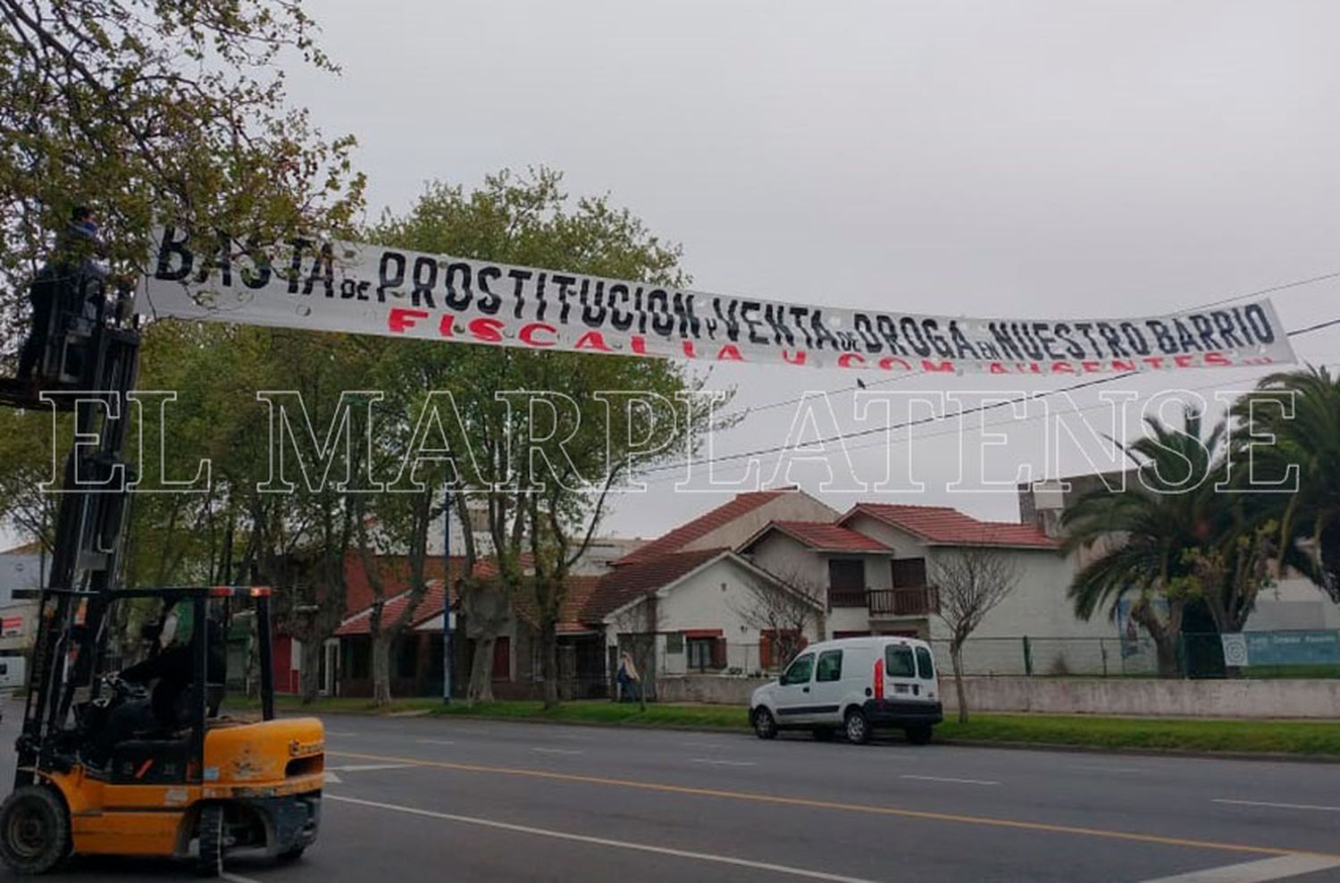 Zona roja: vecinos colocaron un pasacalles para exigir respuestas ante la inseguridad