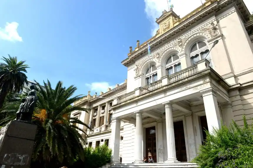 Autorizan un aumento de entre $100 y $300 en las cuotas de colegios privados