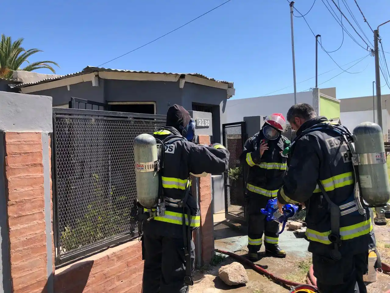 Incendio en Juárez al 2200: dos menores y una señora estaban dentro de la vivienda